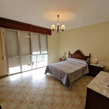 Amplio, Reformado Villanueva De Arosa